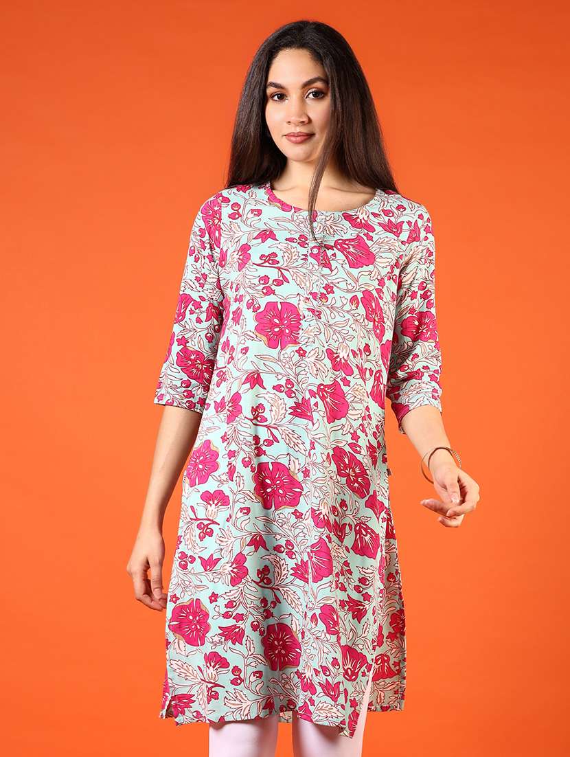 women three quarter sleeve straight kurta