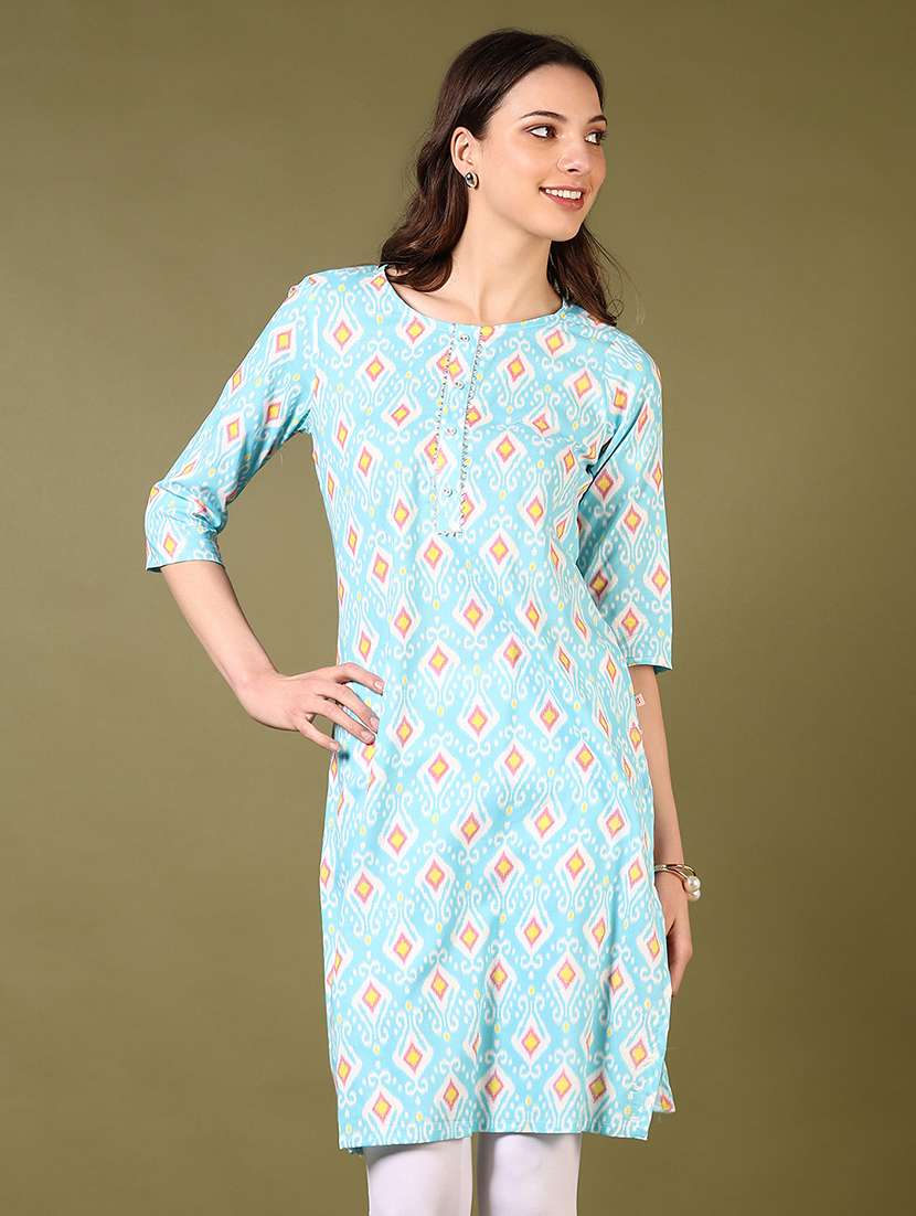 women printed three quarter sleeve kurta