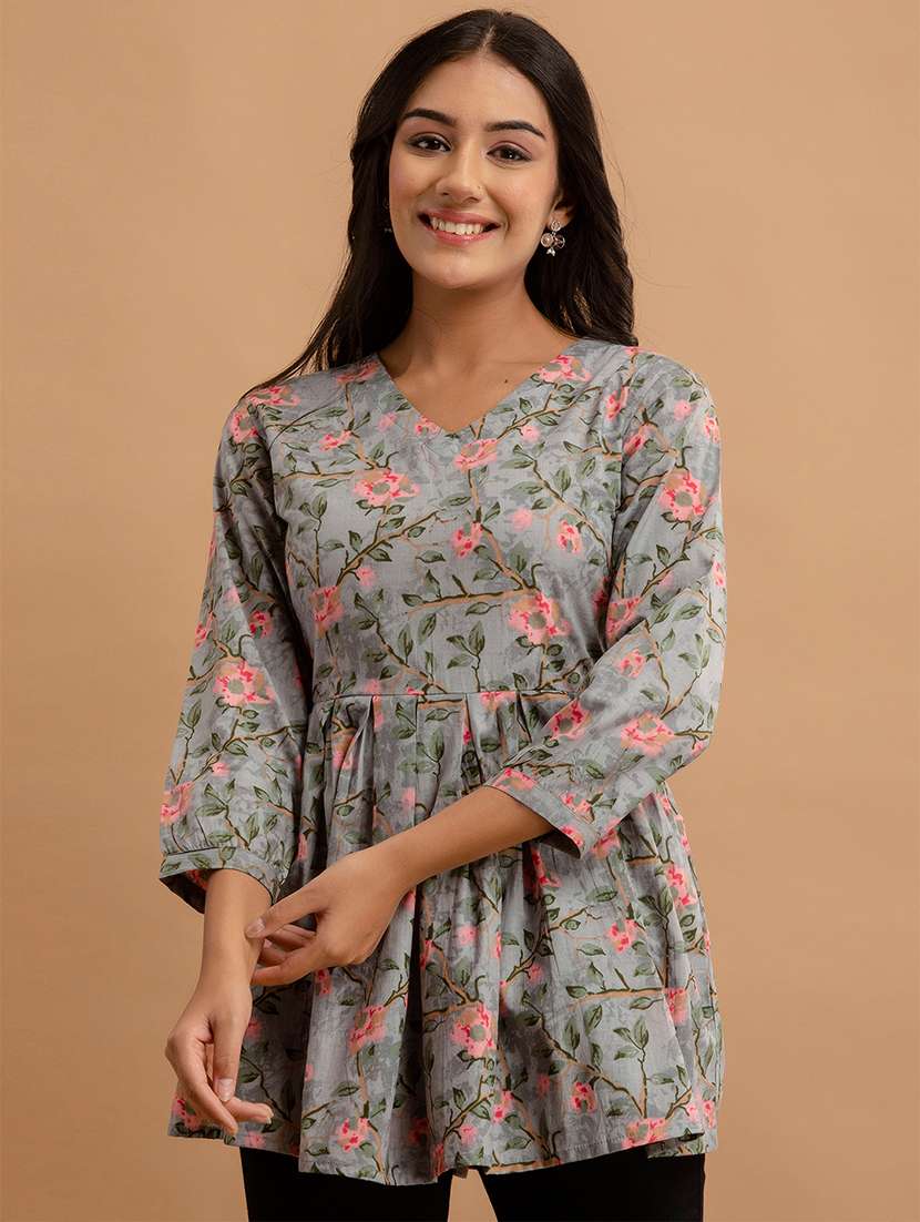 women three quarter sleeve flared kurti