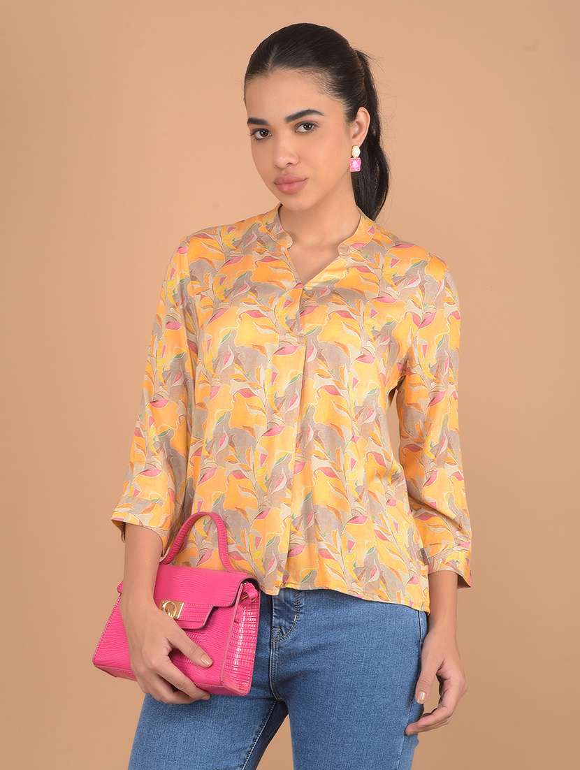 women printed three quarter sleeves top