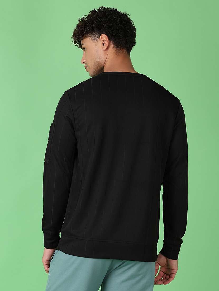 men long sleeves plain t-shirt - 21620529 -  Standard Image - 2