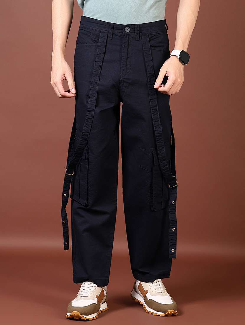 men solid mid rise regular fit cargo