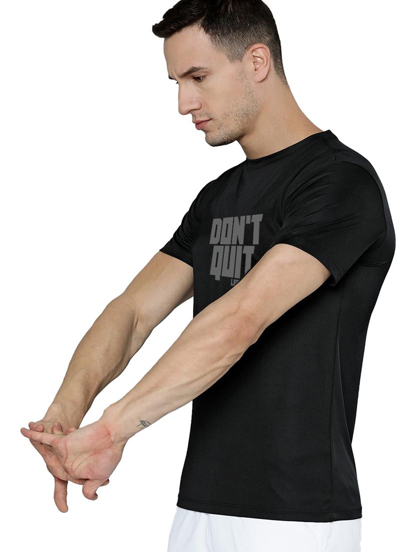 men round neck chest printed t-shirt - 21621800 - Zoom Image - 0