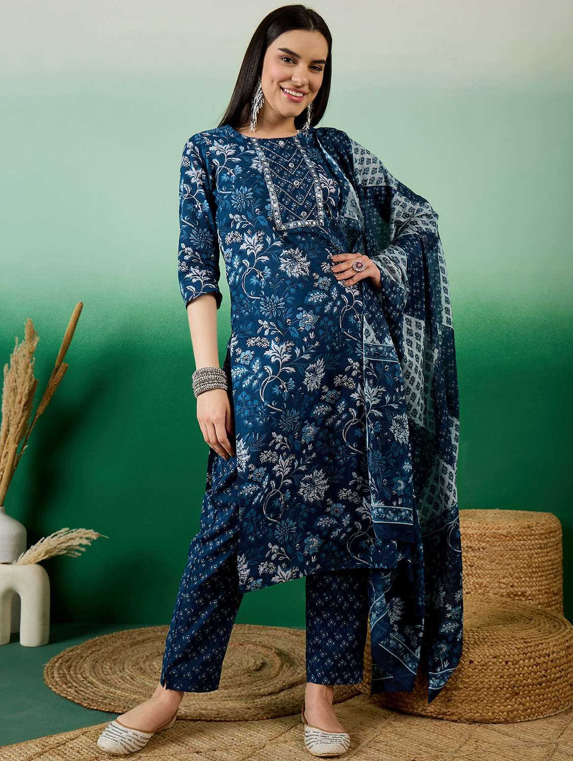 women three quarter sleeve kurta pant with dupatta set