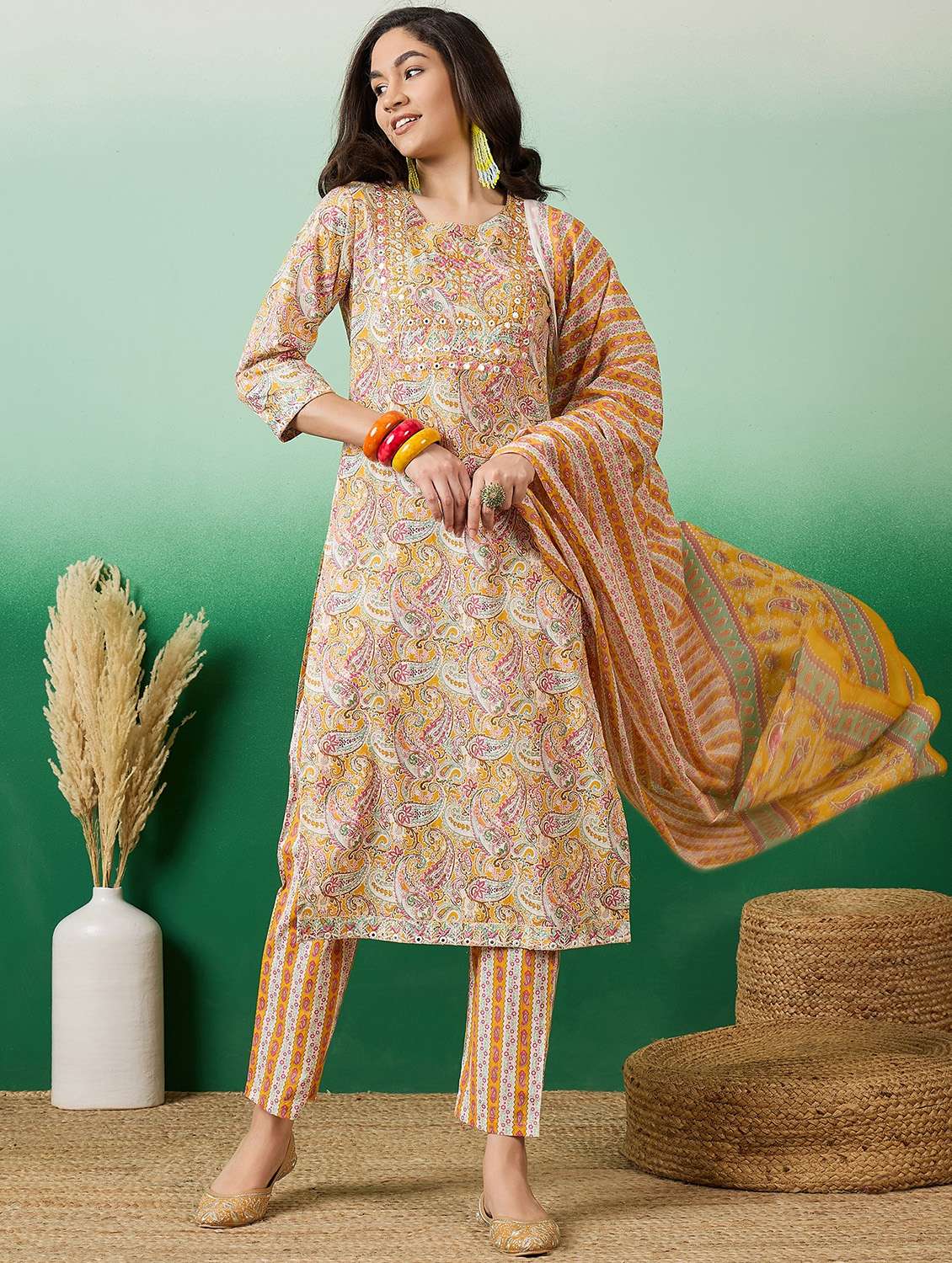 women three quarter sleeve kurta pant with dupatta set