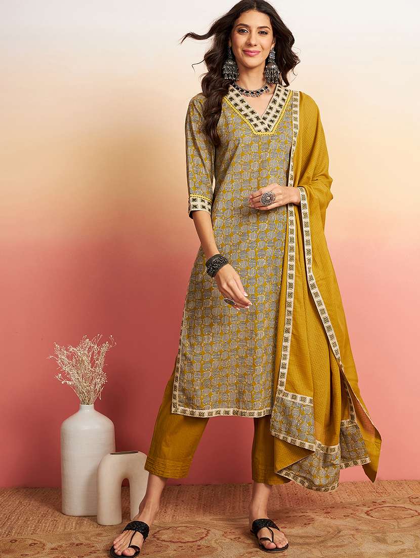women three quarter sleeve kurta pant with dupatta set