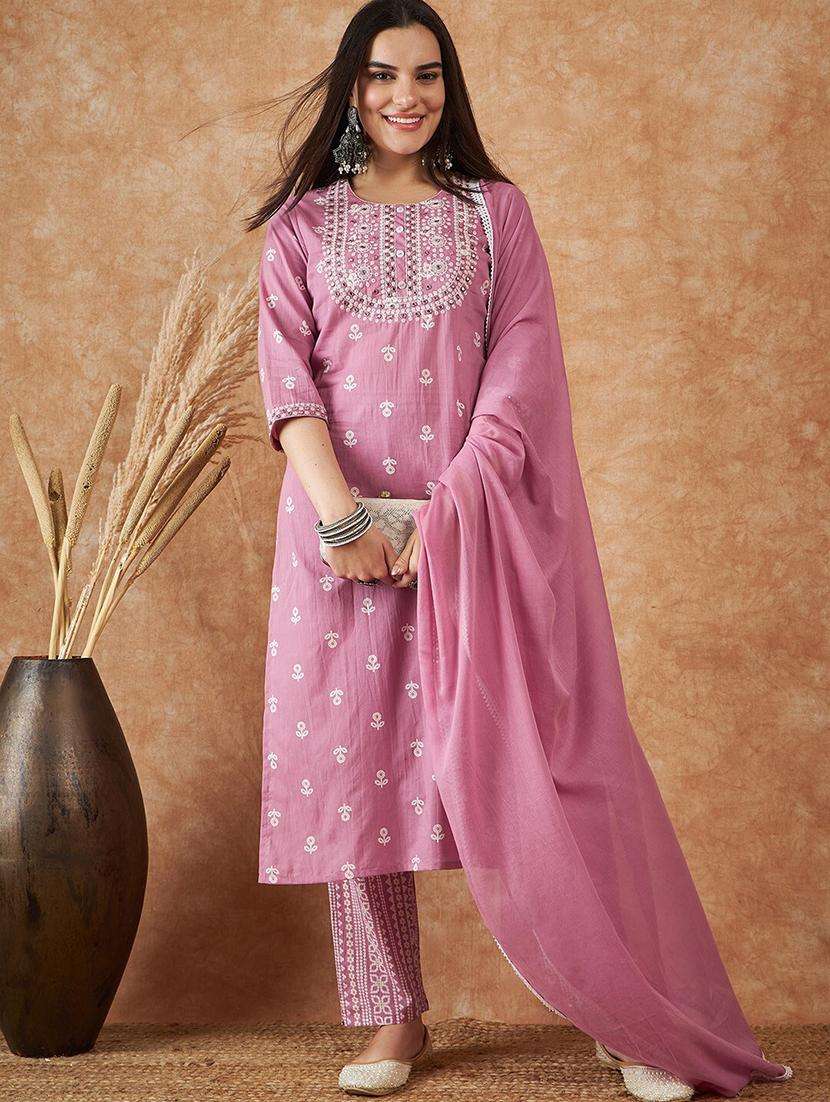 women three quarter sleeve kurta pant with dupatta set