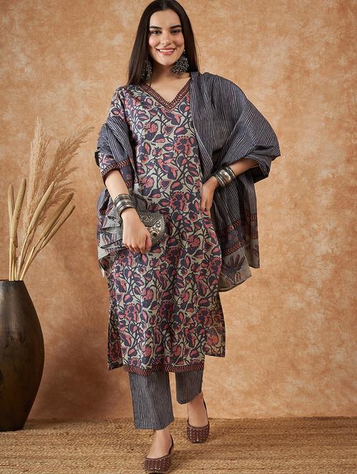 women three quarter sleeve kurta pant with dupatta set - 21622674 -  Standard Image - 0