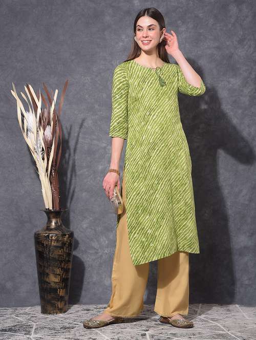 women leheriya three quarter sleeve straight kurta