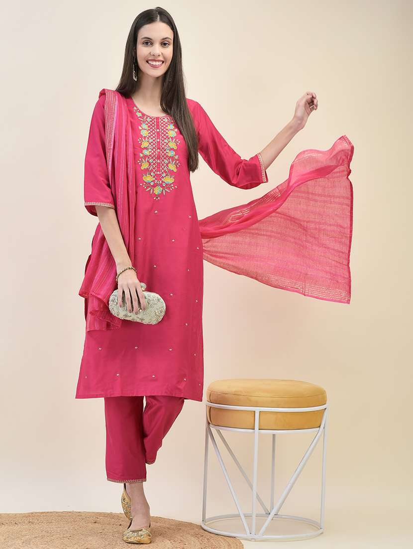 women three quarter sleeve kurta pant with dupatta set
