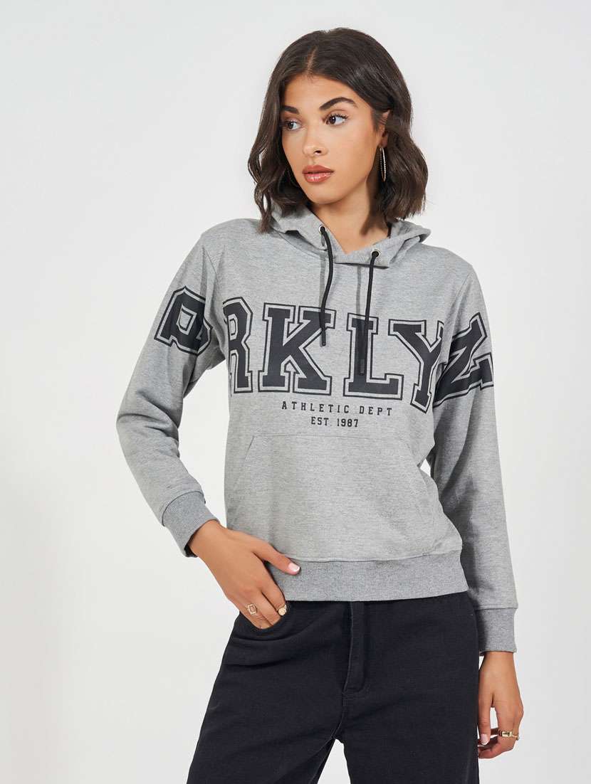 women chest  print long sleeve sweatshirt