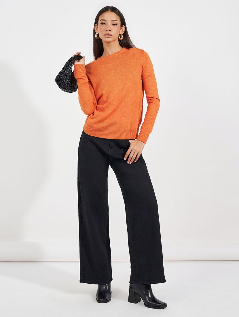 women round neck acrylic pullover - 21632077 - Standard Image - 2