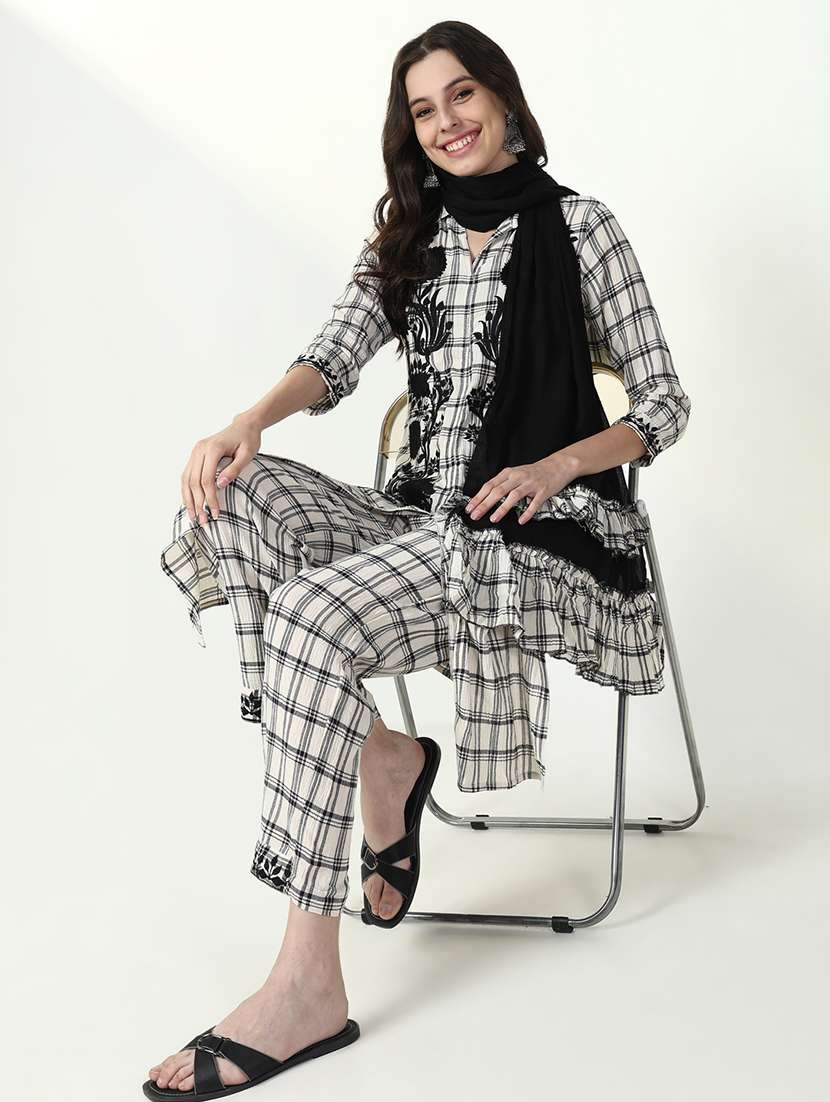 women three quarter sleeve kurta pant with dupatta set - 21632706 -  Standard Image - 2