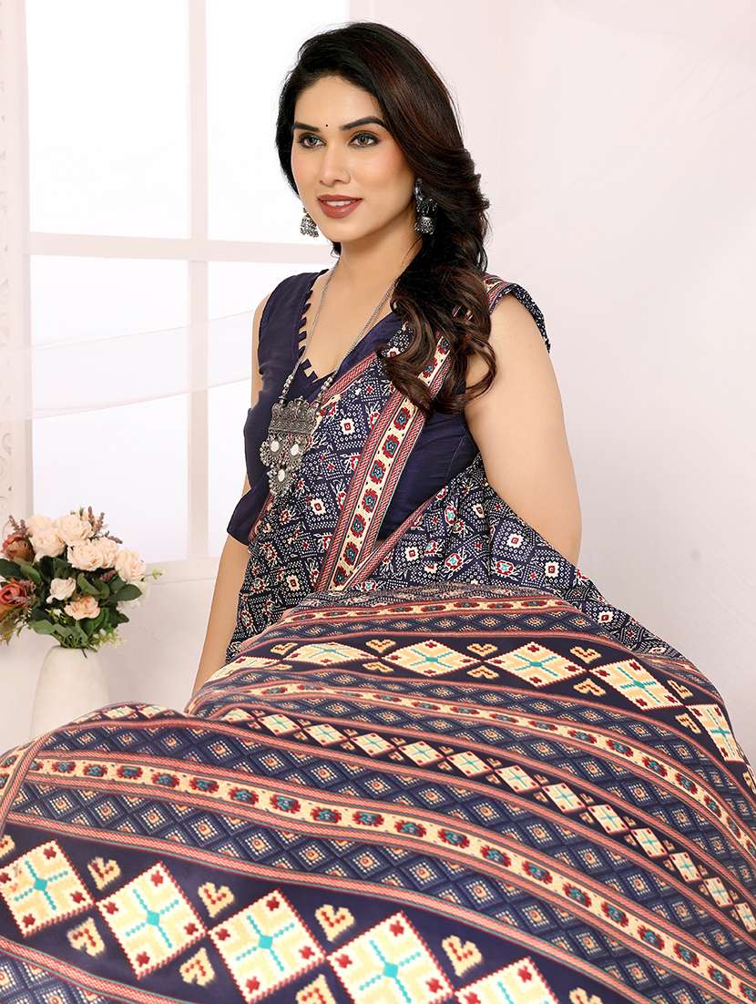 women navy blue printed saree with blouse - 21634146 - Standard Image - 2