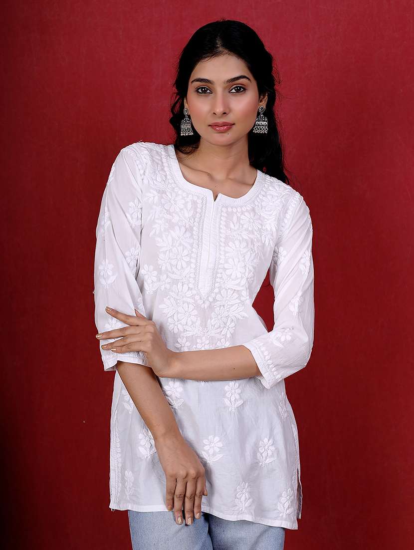 women three quarter sleeve straight chikankari kurti - 21635781 -  Zoom Image - 0