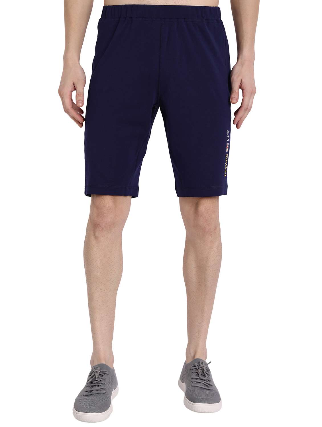 men mid rise placement print shorts