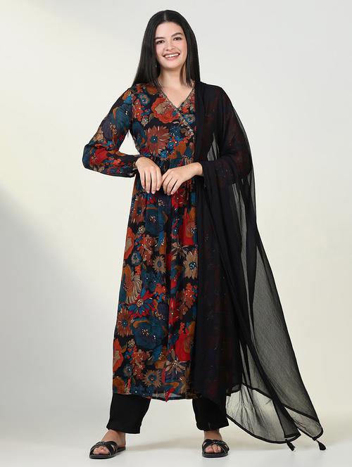 women three quarter sleeve kurta pant with dupatta set - 21643208 -  Standard Image - 0
