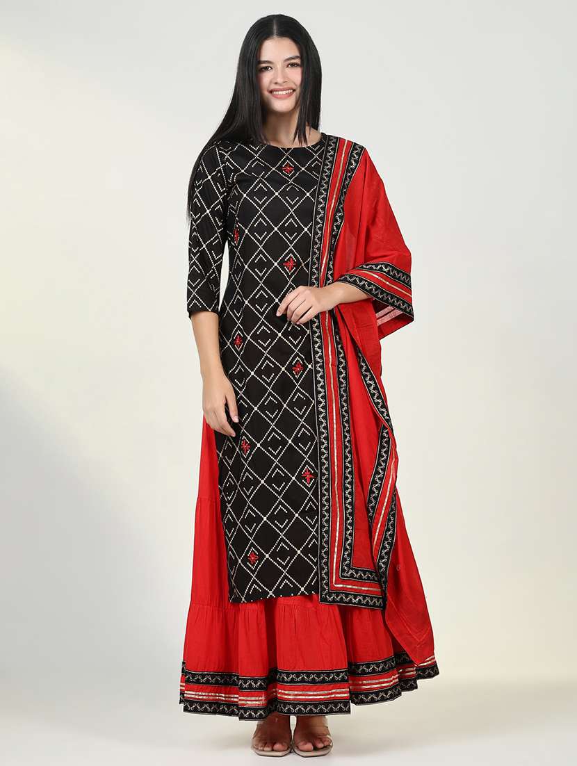 women geometric printed kurta skirt set with dupatta