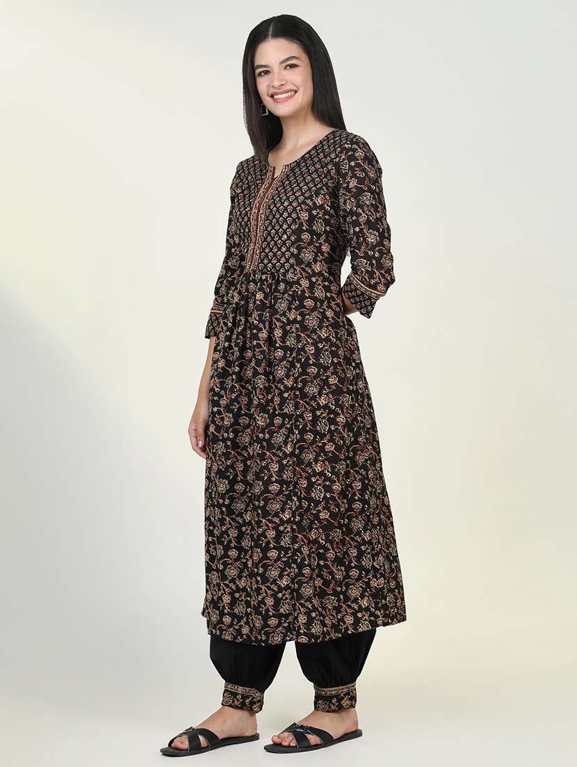 women three quarter sleeve kurta salwar with dupatta set - 21643225 -  Standard Image - 2