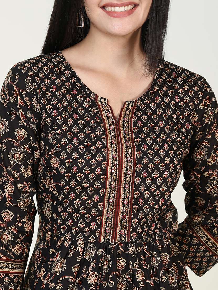 women three quarter sleeve kurta salwar with dupatta set - 21643225 -  Standard Image - 7