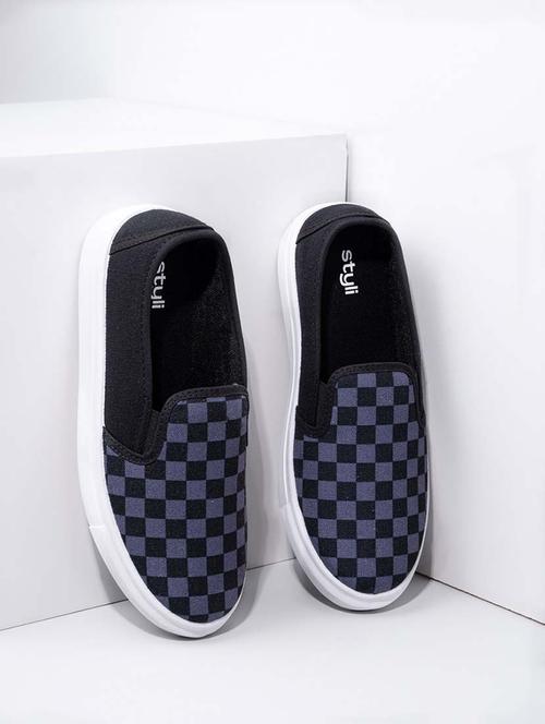 men checkered slip on casual shoes - 21643829 -  Standard Image - 0
