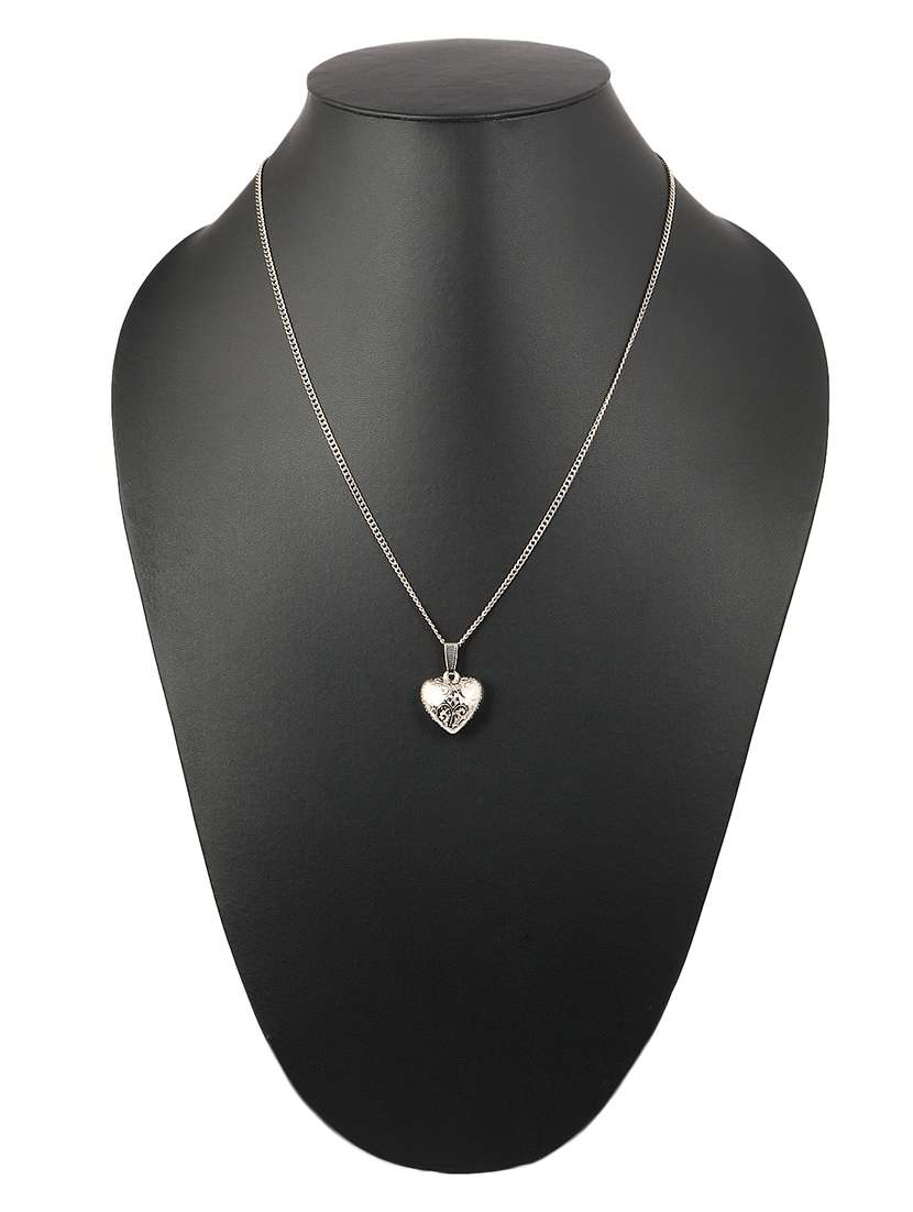 men heart-shaped pendant with chain - 21645072 -  Standard Image - 2