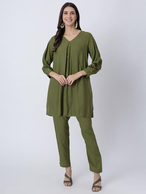 women solid v neck a-line kurti - 21645797 -  Standard Image - 0