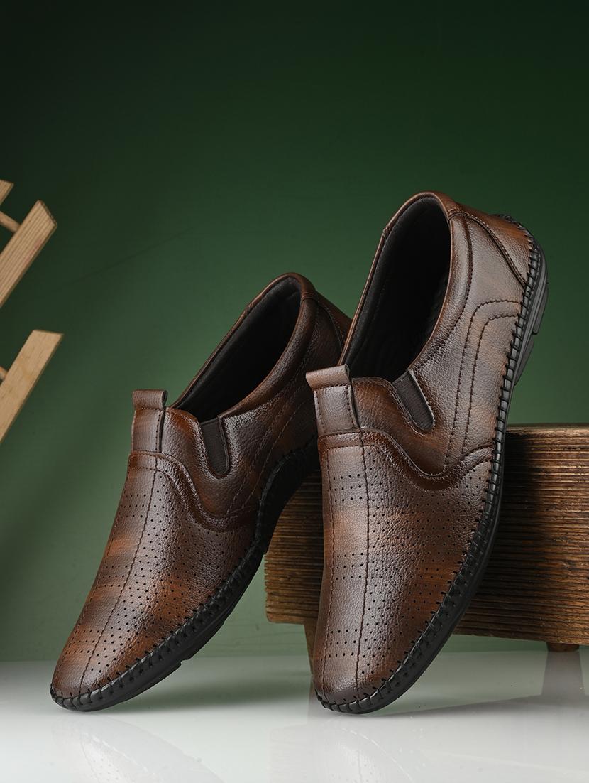 men plain slip on casual shoes - 21647311 -  Zoom Image - 0