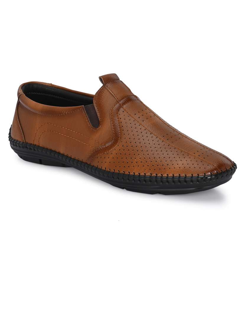 Men Plain Slip On Casual Shoes