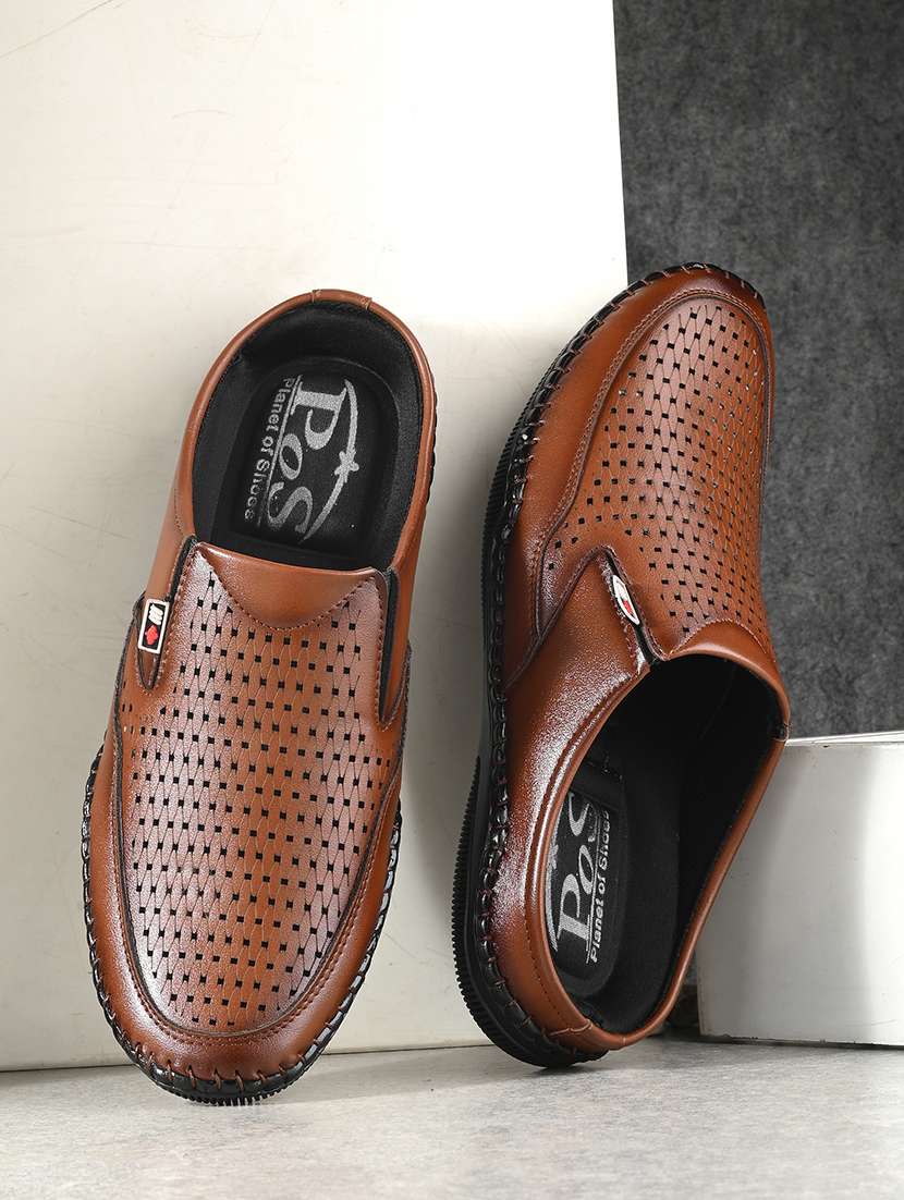 men textured slip on mules