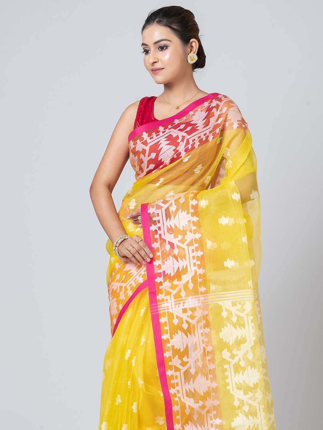 women self design handloom saree with blouse - 21648376 -  Standard Image - 2