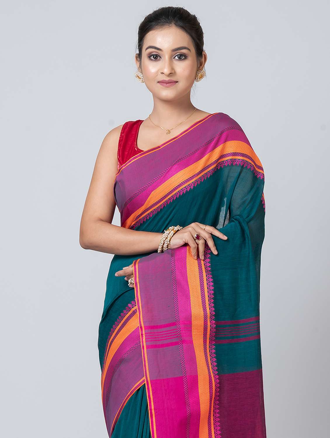 women self design handloom saree with blouse - 21648389 -  Standard Image - 2