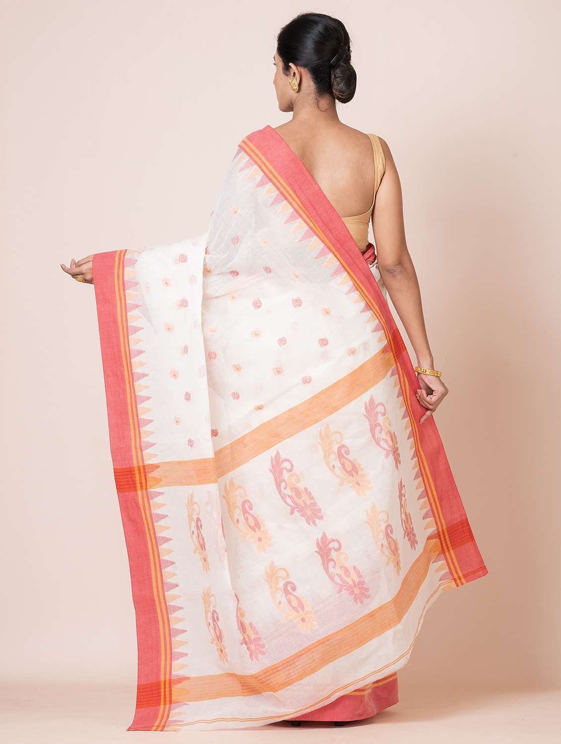 women self design handloom saree - 21648400 - Standard Image - 2