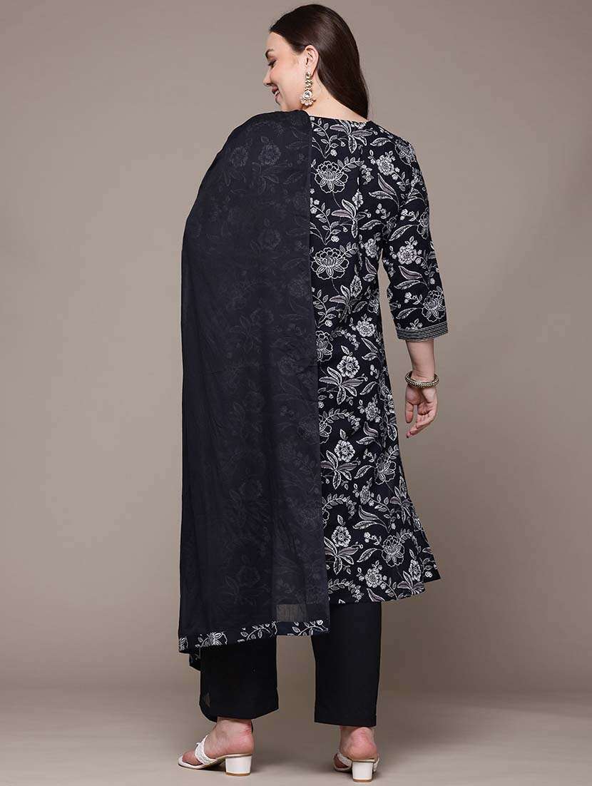 women three quarter sleeve kurta pant with dupatta set - 21648683 - Standard Image - 2