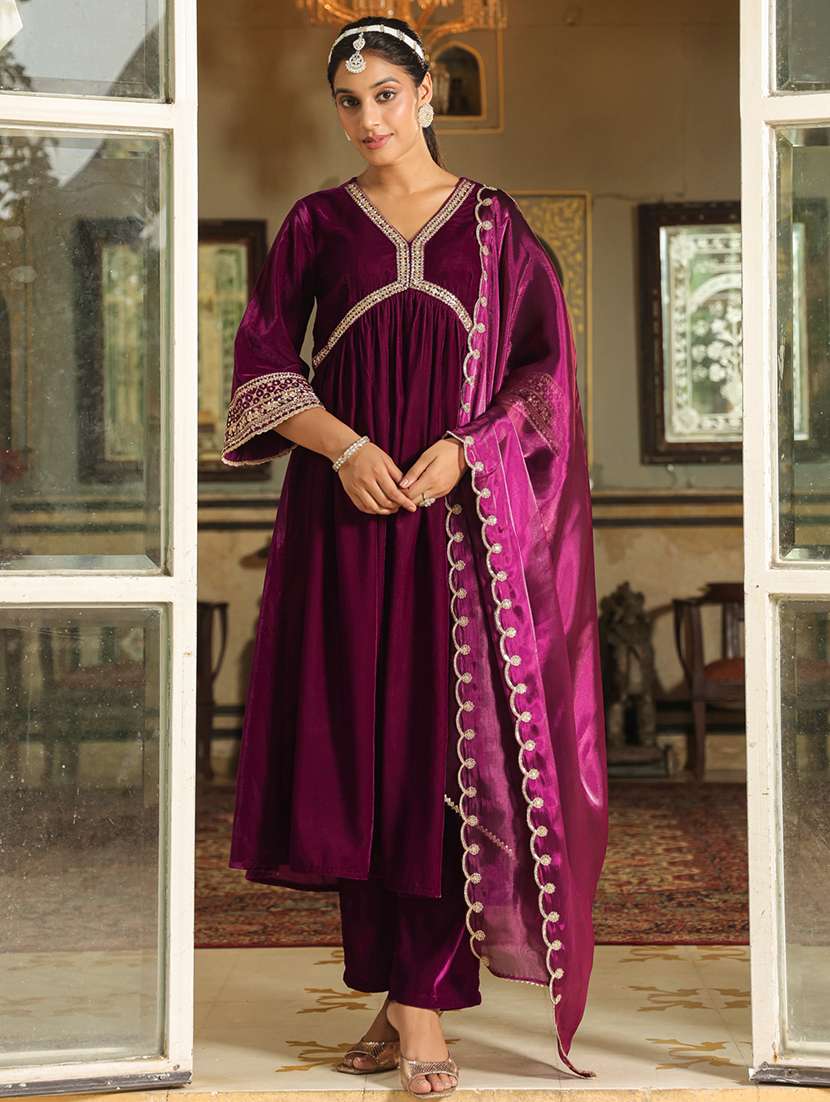 Women Embroidered Kurta Pant Set With Duaptta - 21648944 -  Standard Image - 2