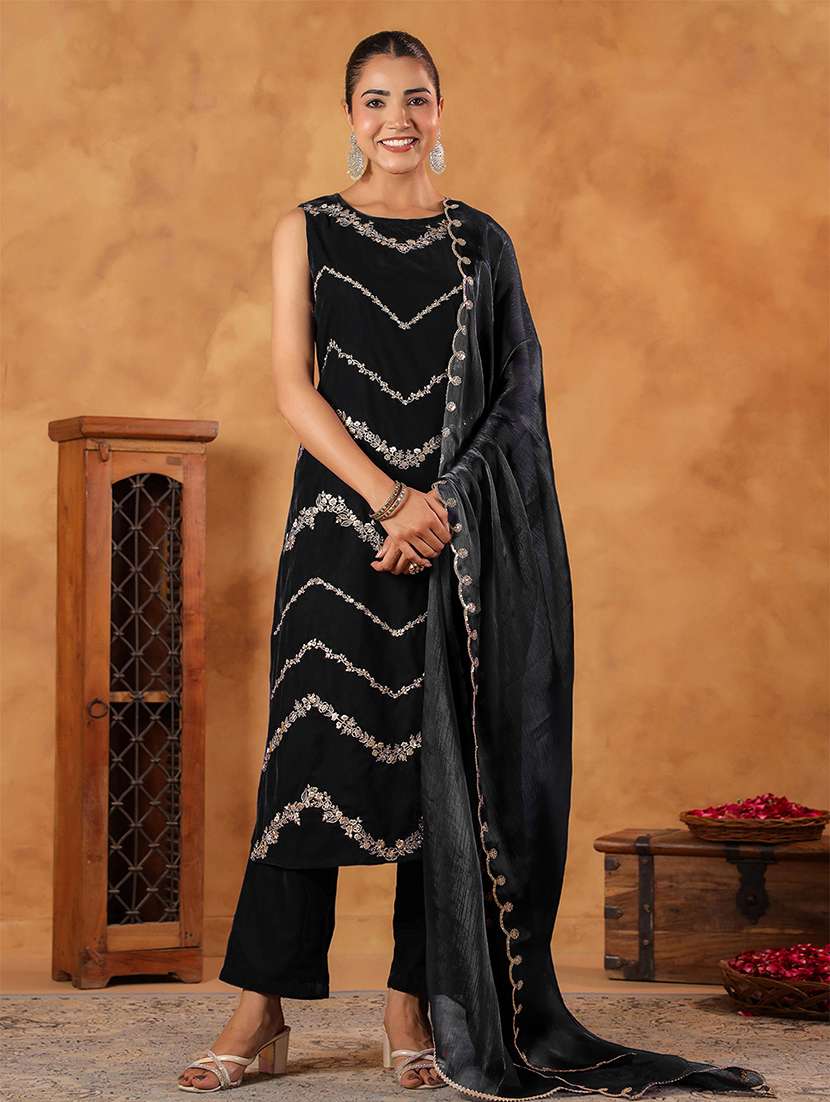 women embroidered kurta pant set with duaptta