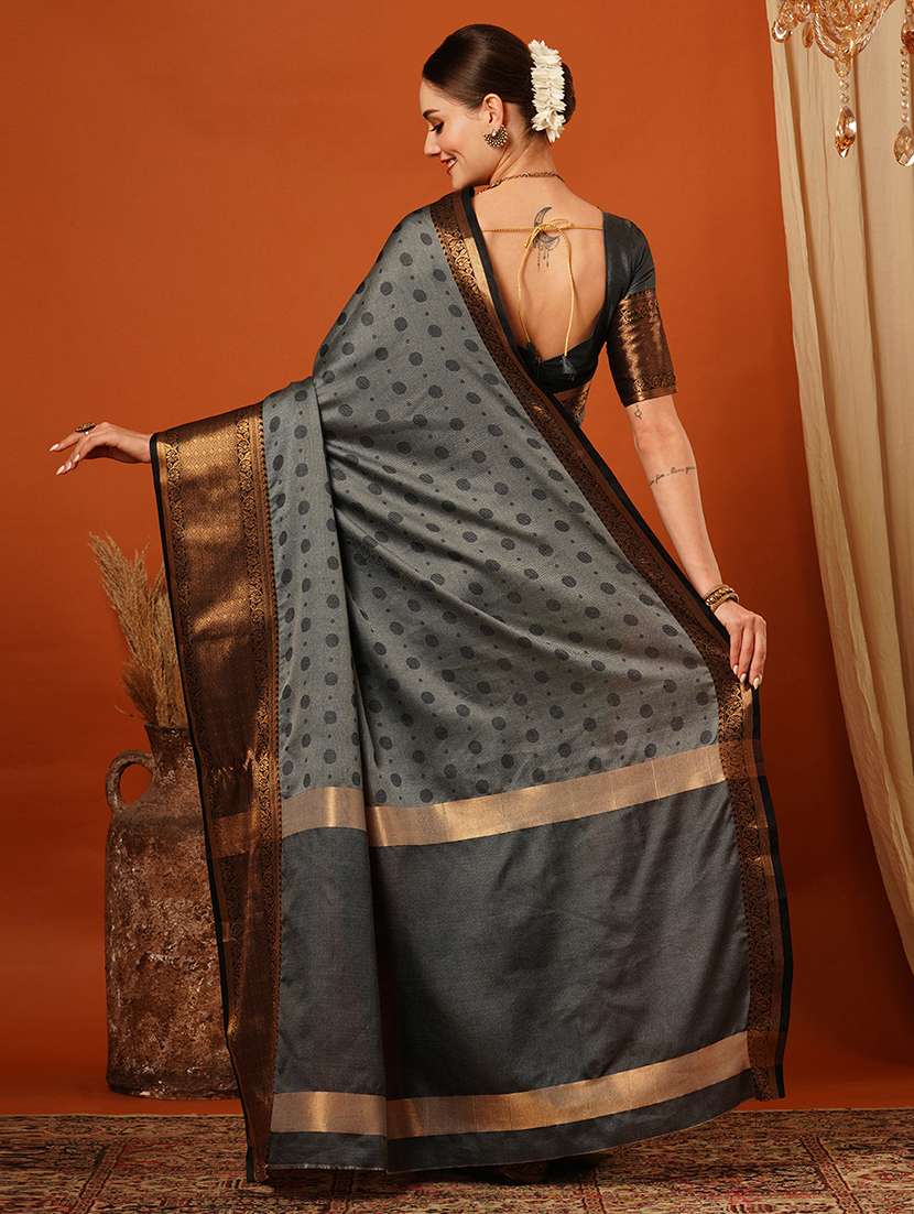 women printed bordered saree - 21649536 -  Standard Image - 2