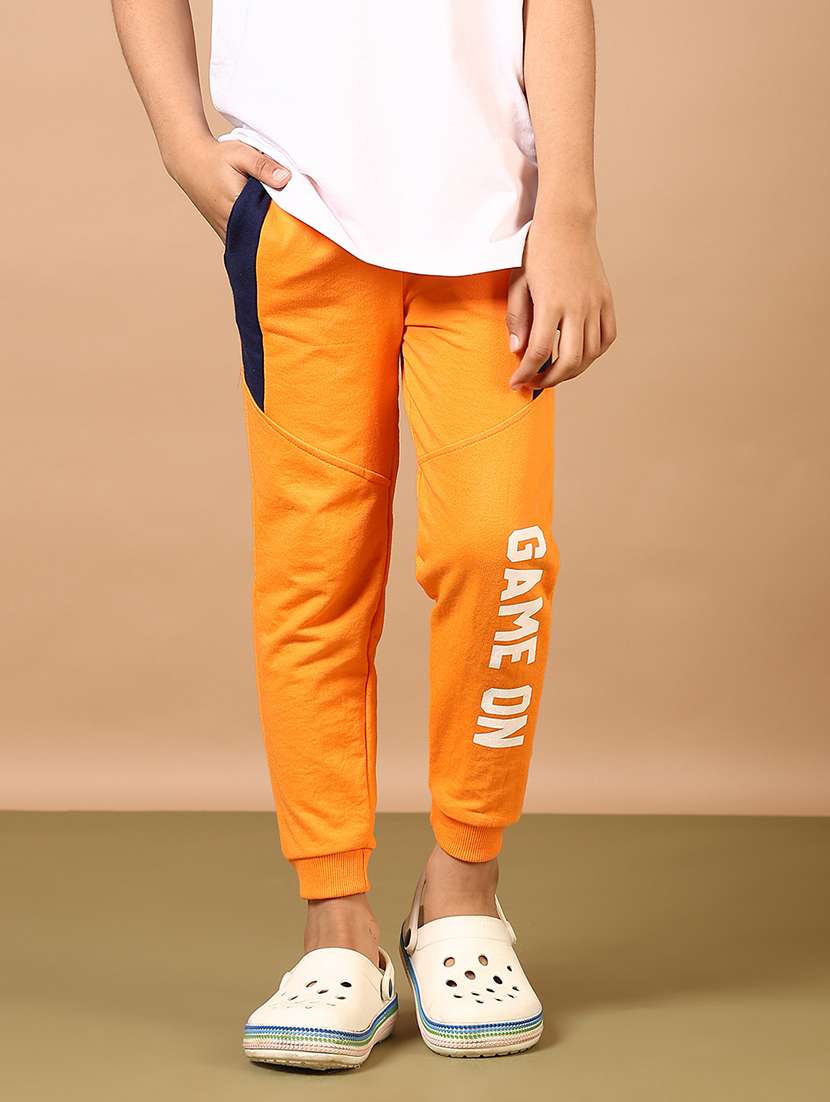 boys printed mid rise jogger