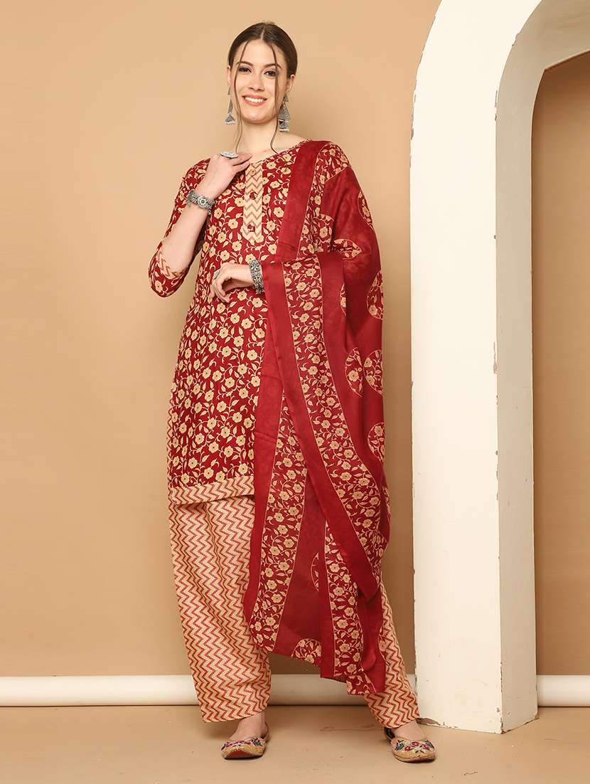 women three quarter sleeve kurta salwar with dupatta set - 21650324 - Zoom Image - 0