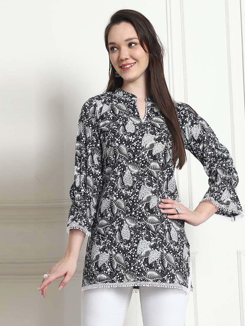 women printed three quarter sleeve tunic