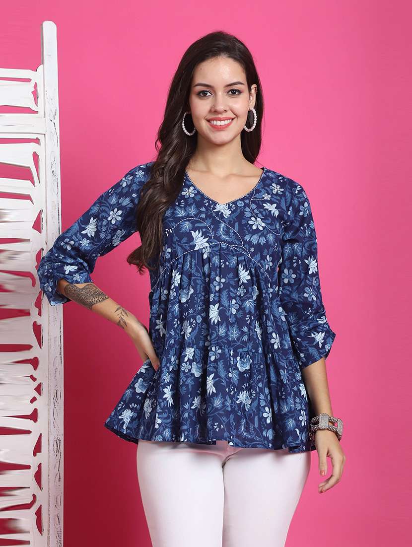 women printed three quarter sleeve tunic