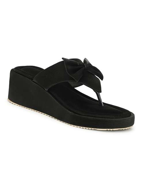 Women Black Solid Wedge