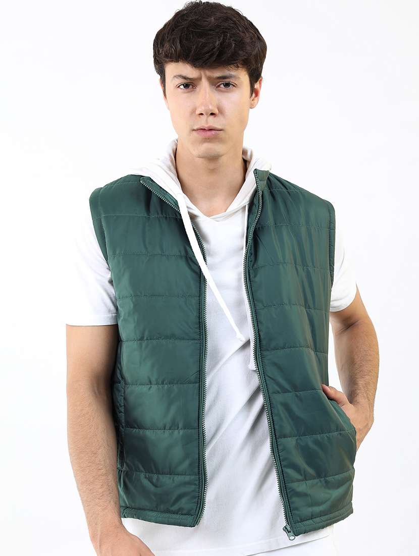 men solid sleeveless quilted jacket