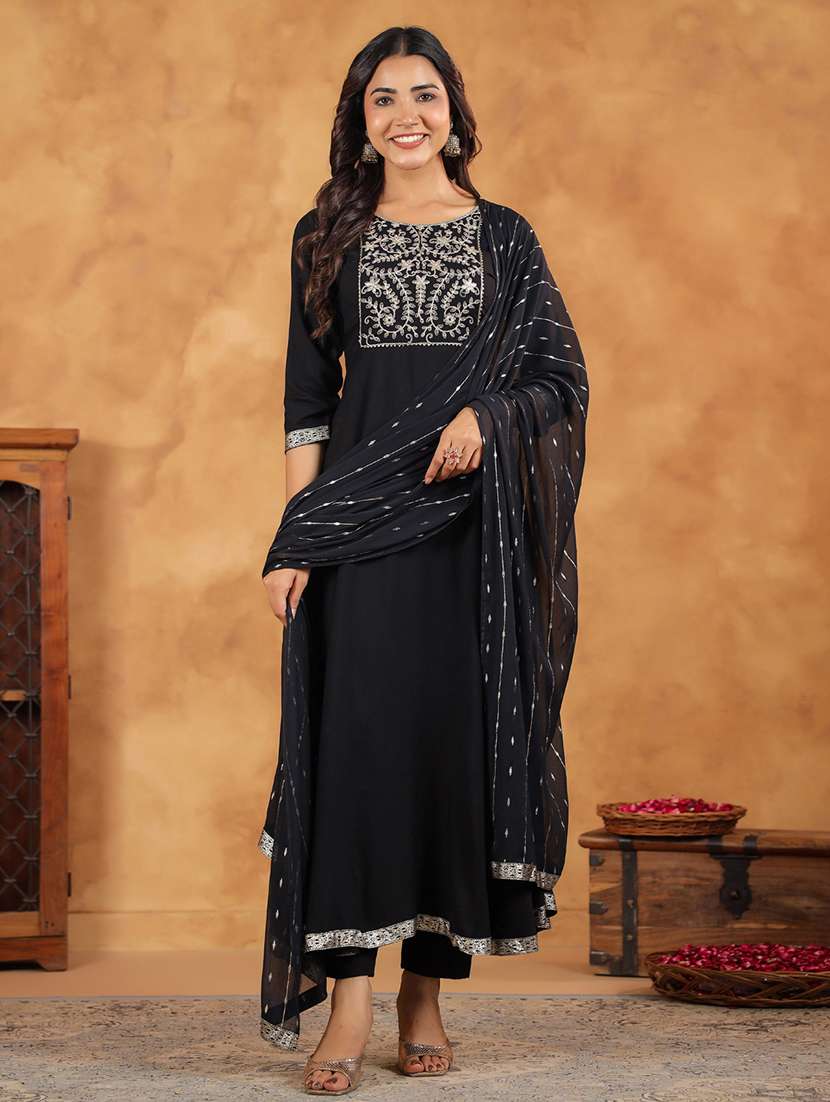 women three quarter sleeve kurta pant with dupatta set