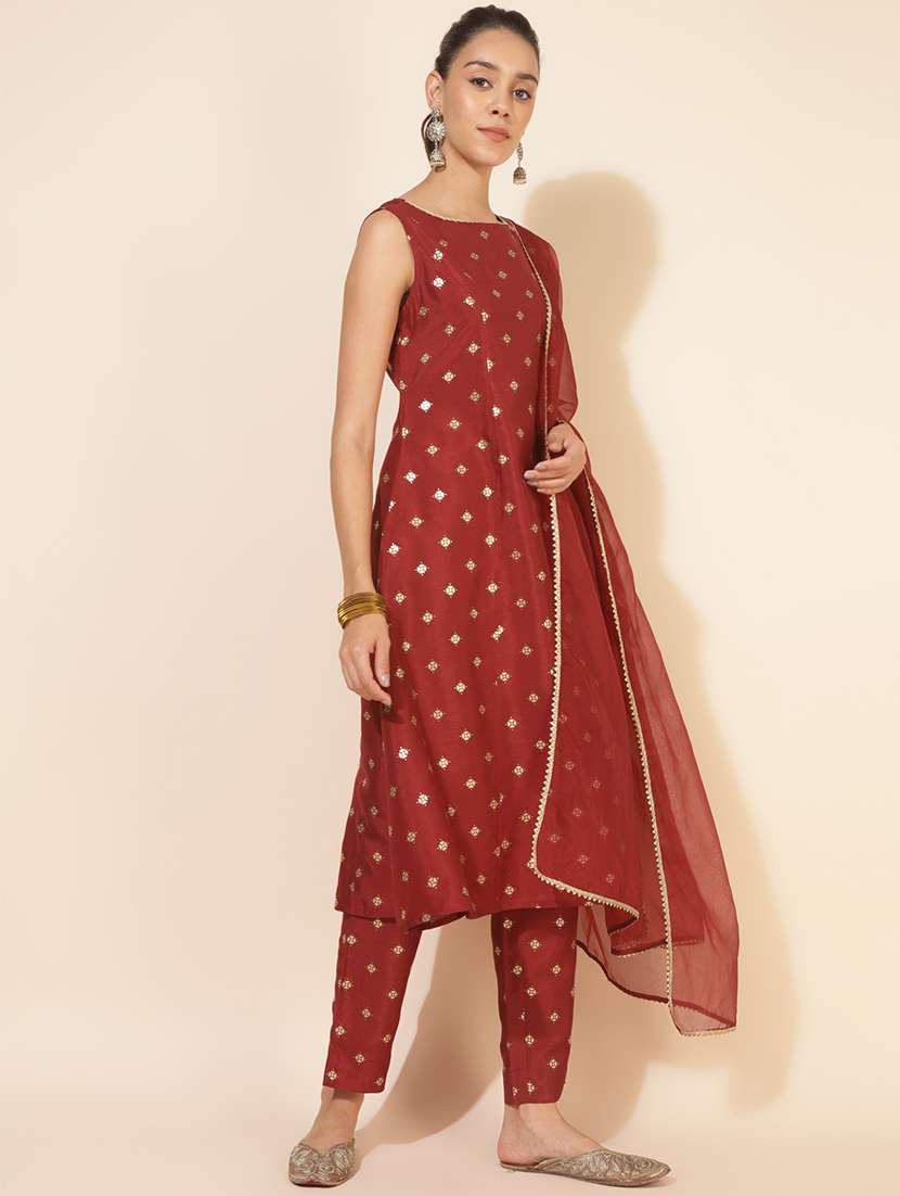 women maroon foil printed sleeveless kurta pant with dupatta set - 21660494 -  Standard Image - 2