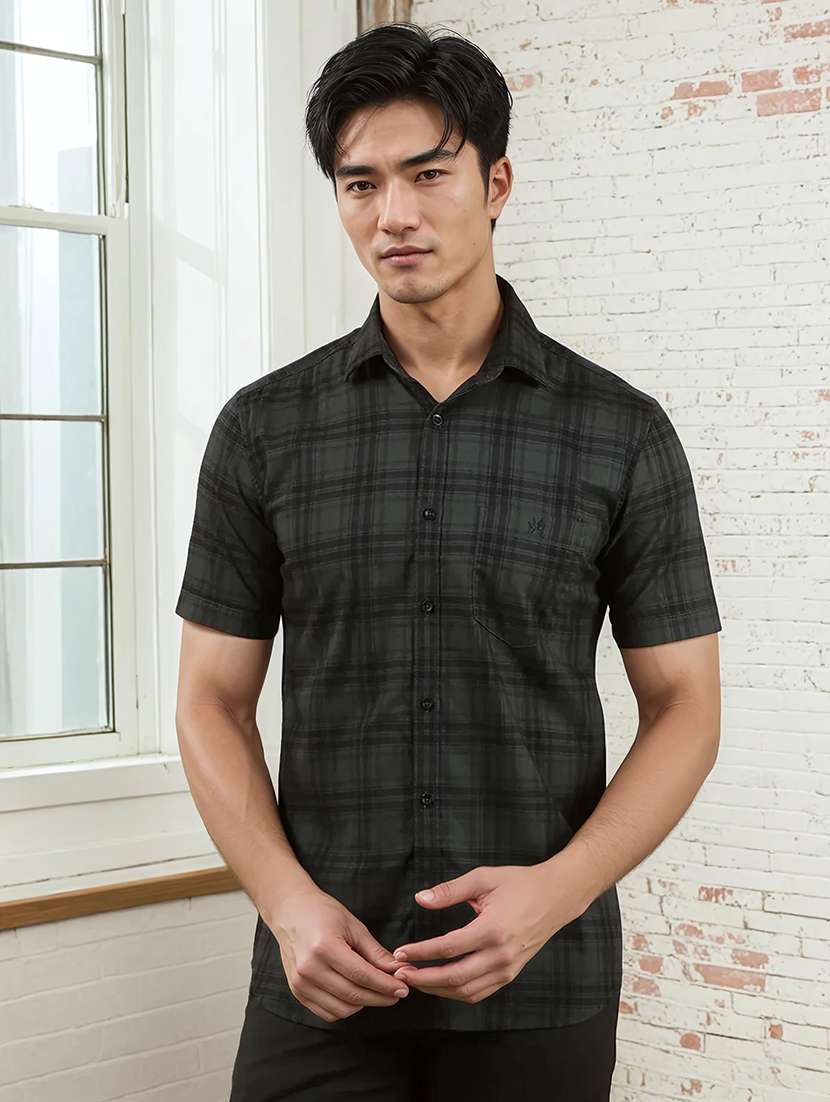 men checks short sleeves casual shirt
