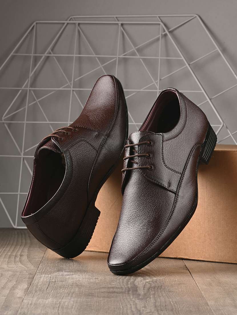 men brown lace up derby formal shoes
