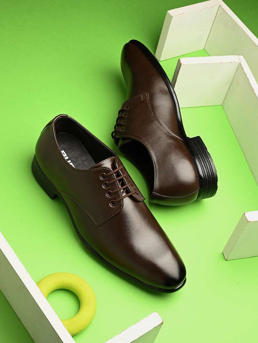 men brown lace-up derby