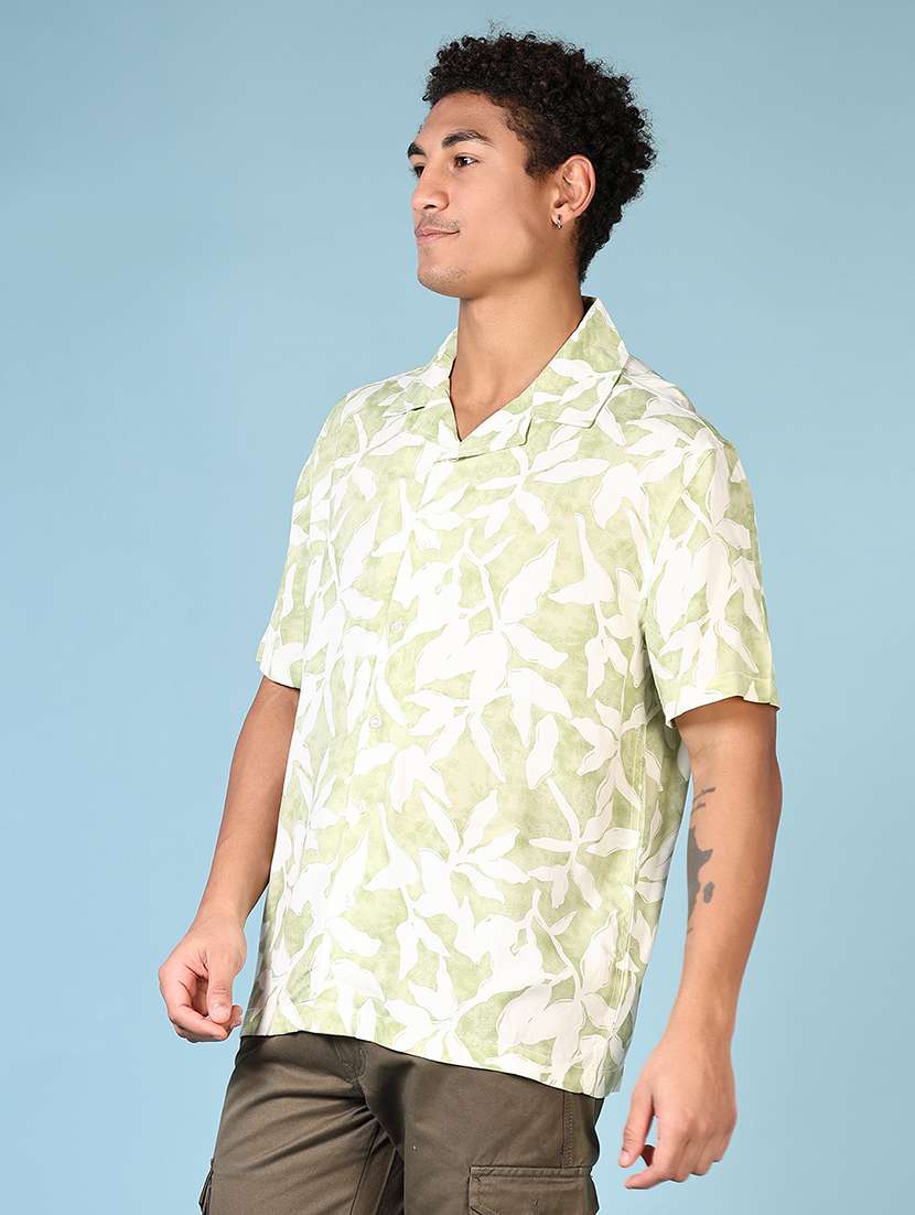 men printed short sleeve casual shirt - 21665370 -  Standard Image - 2