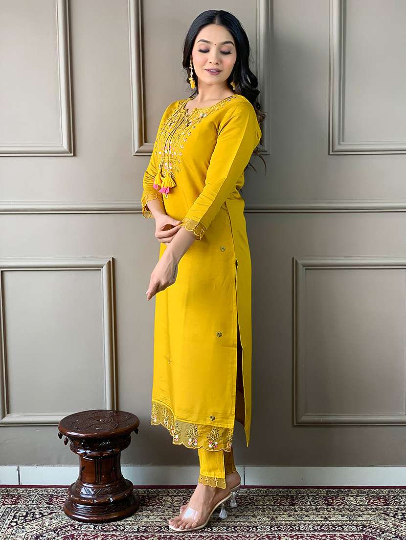 women embroidered kurta pant set with duaptta - 21665554 -  Standard Image - 2